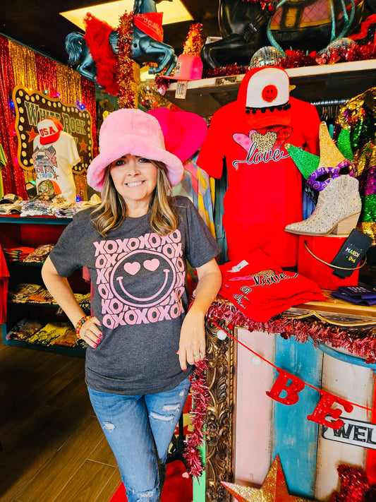 XO SMILEY FACE VALENTINE TEE