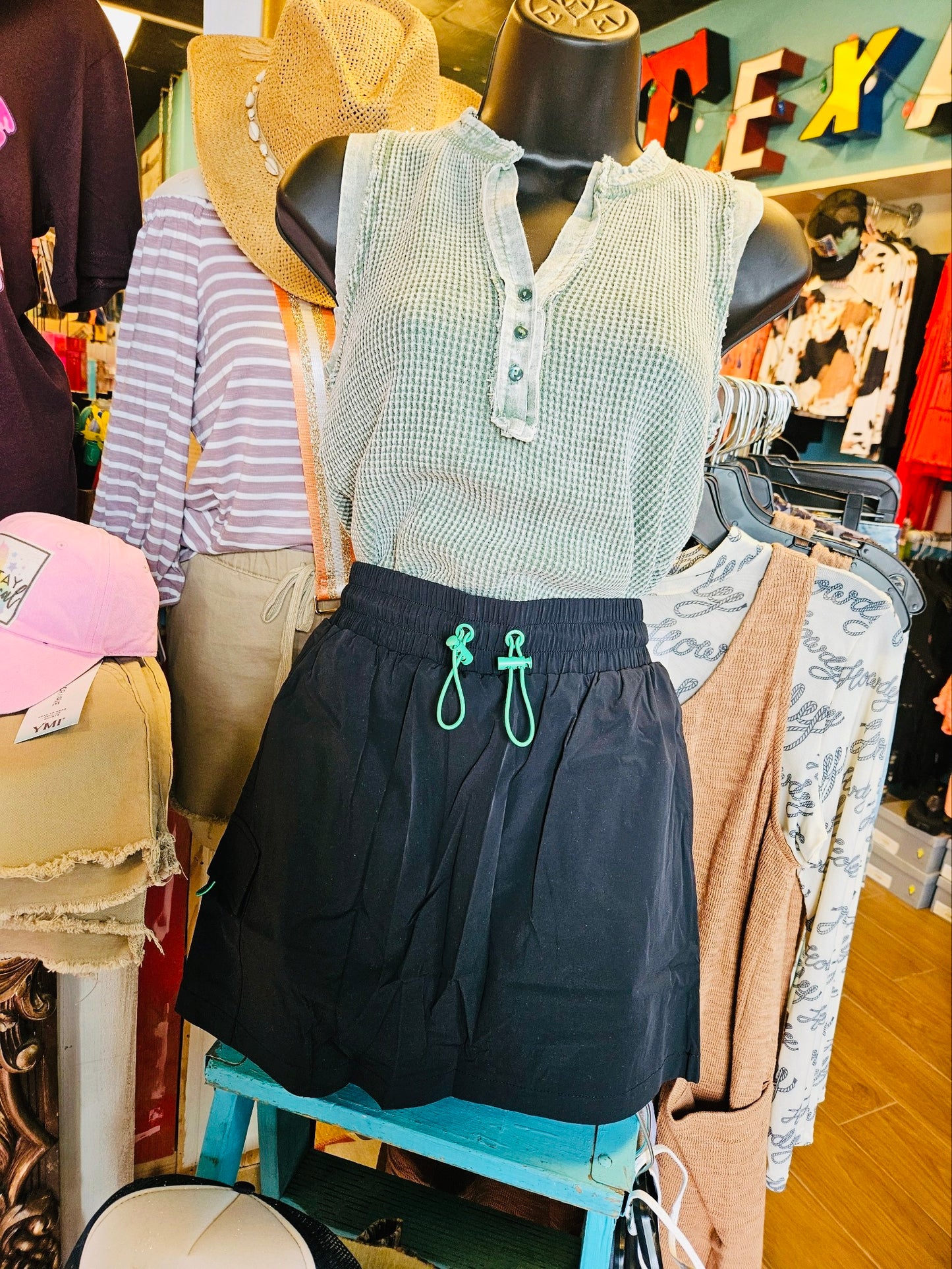 NELLIE SKORT SHORTS