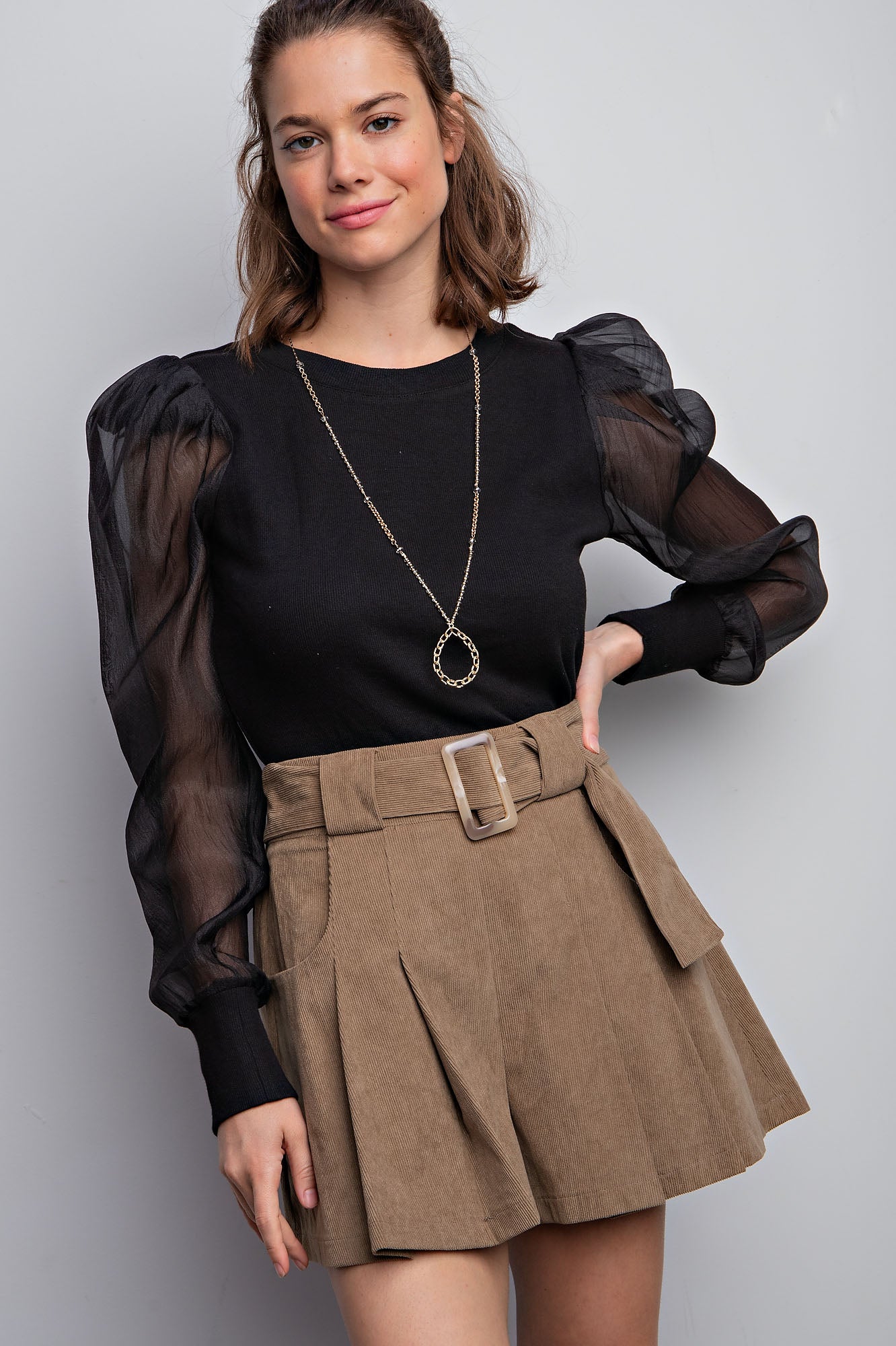 LUCY BLACK PUFF SLEEVE TOP