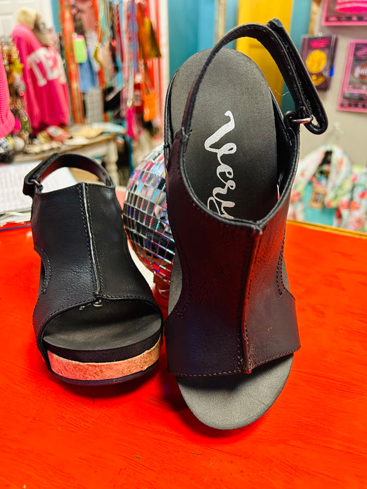 ISABELLA VERY G WEDGE