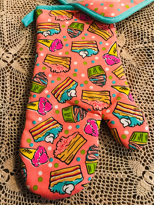 DESSERTS POTHOLDER & MITTEN