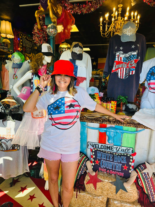 USA SMILEY FACE GRAFIC TEE
