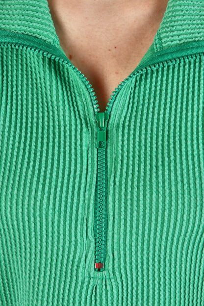 KELLY GREEN TOP