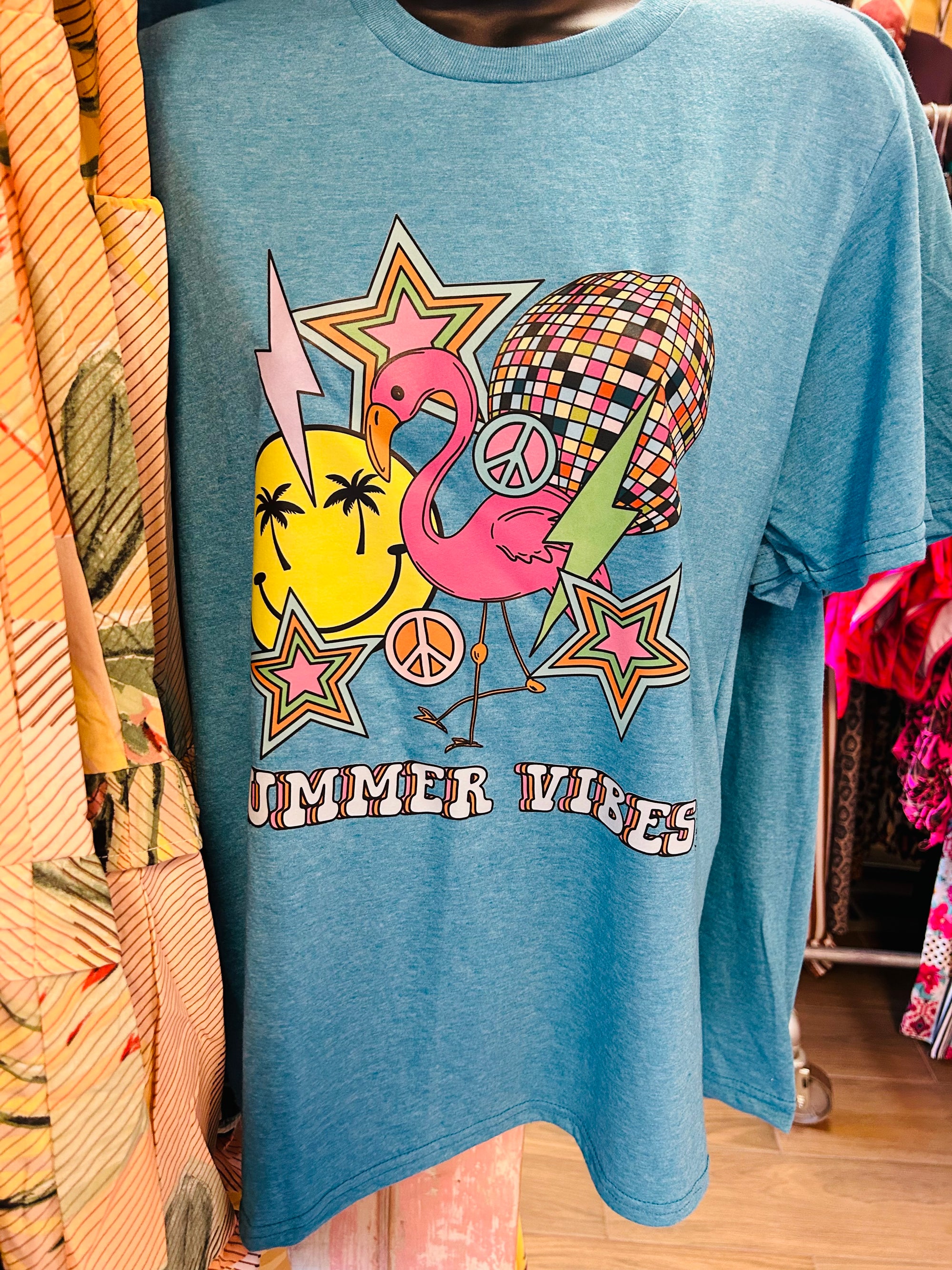 SUMMER VIBES GRAPHIC TEE