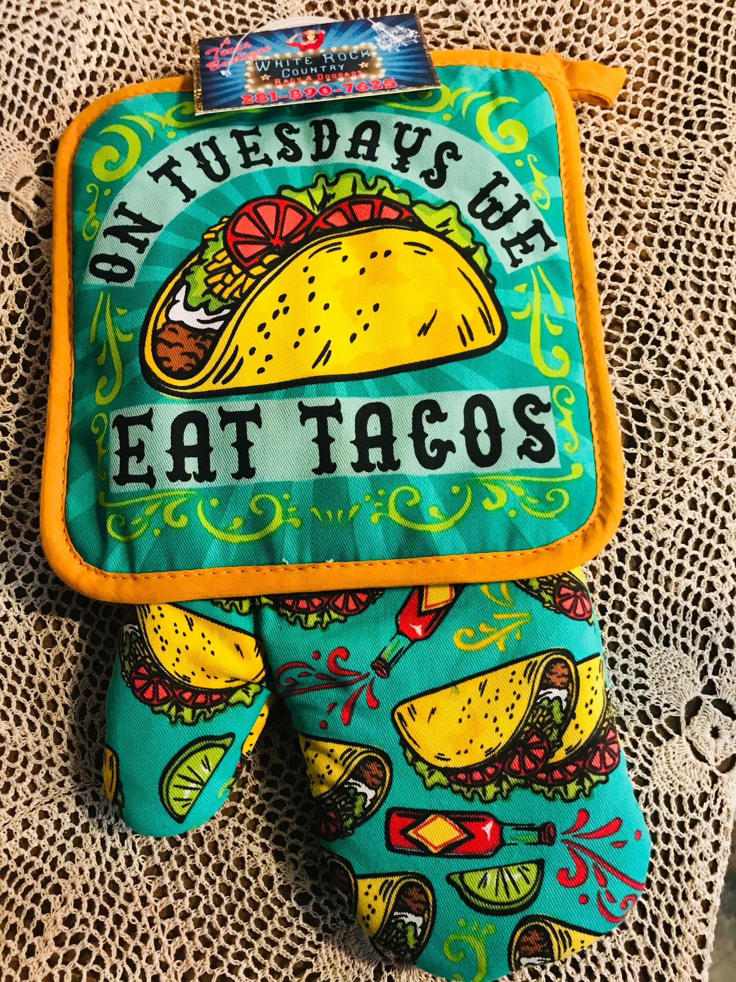 TACO TUESDAY POTHOLDER & MITTEN